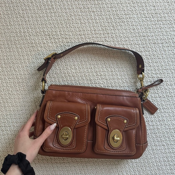 Coach brown leather shoulder bag with gold hardware and buckles - Picture 1 of 12